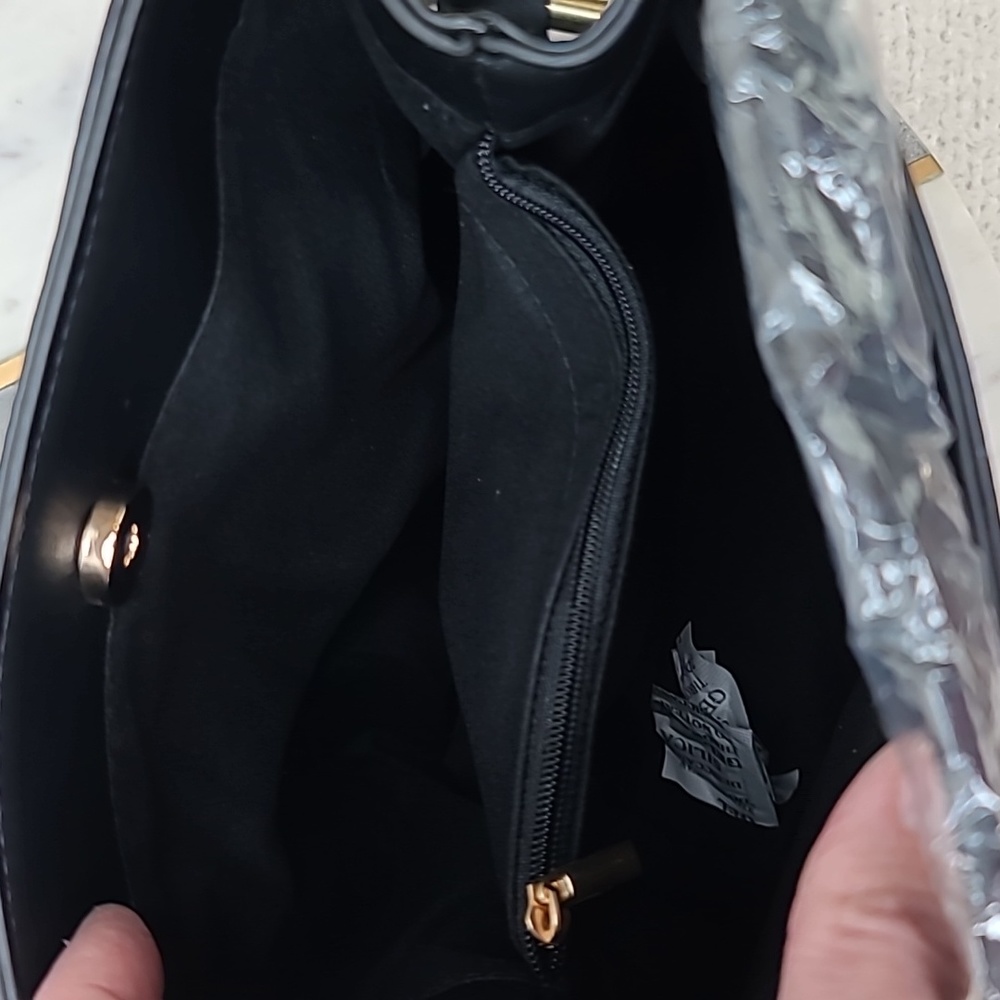 All of the Above AOTA Elena Croc Embossed Vegan Leather Bucket Bag Black - NWT - Picture 13 of 17